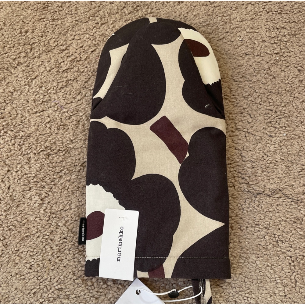 NWT Marimkko unikko brown Oven mitt